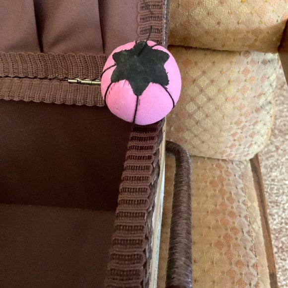 Sewing Box Gorgeous Colorful Elephants Fabric Padded w Handle - Picture 13 of 14